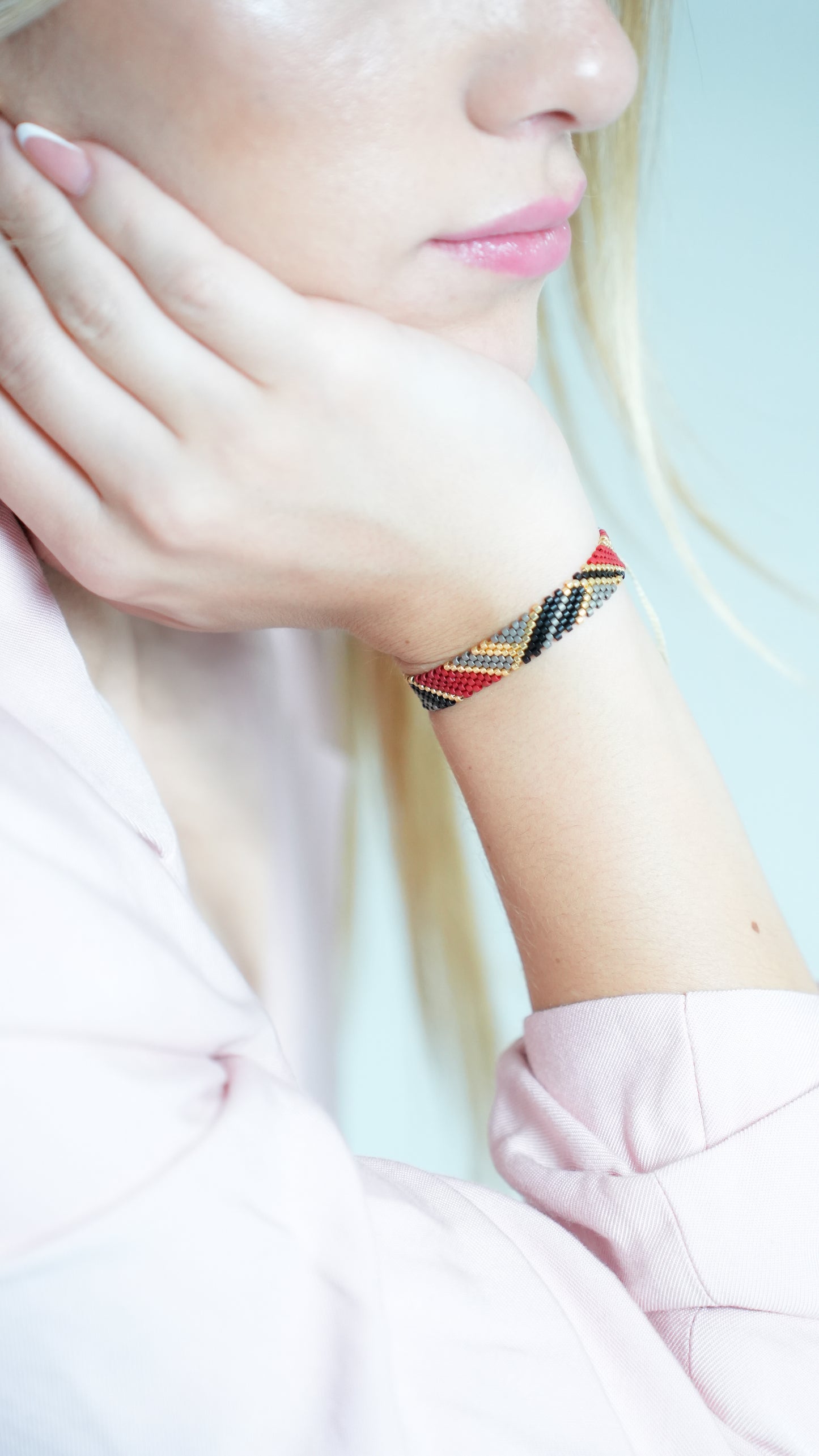 Pulsera Miyuki chica tinto gris negro oro