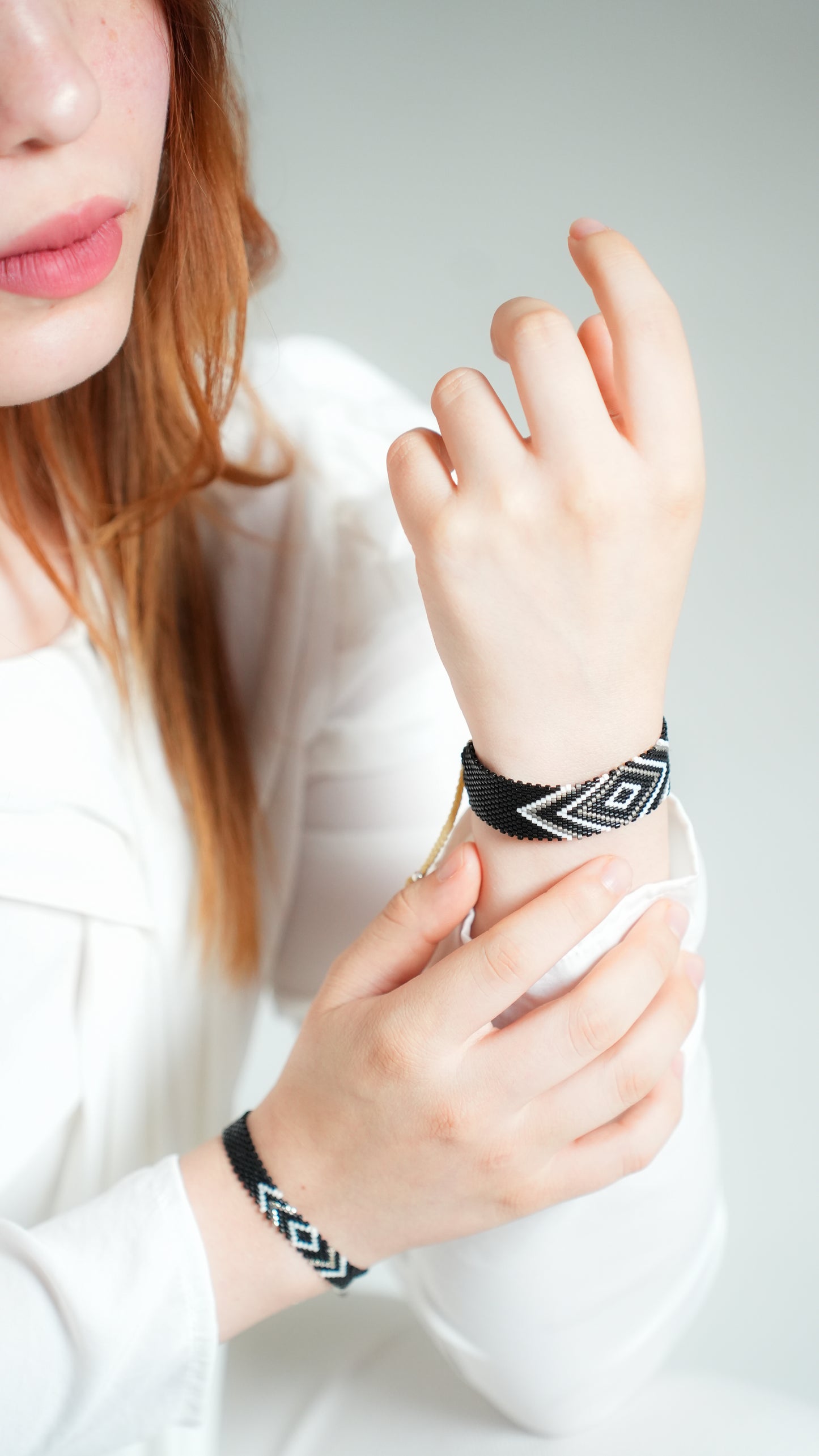 Pulsera Miyuki grande rombo negro blanco