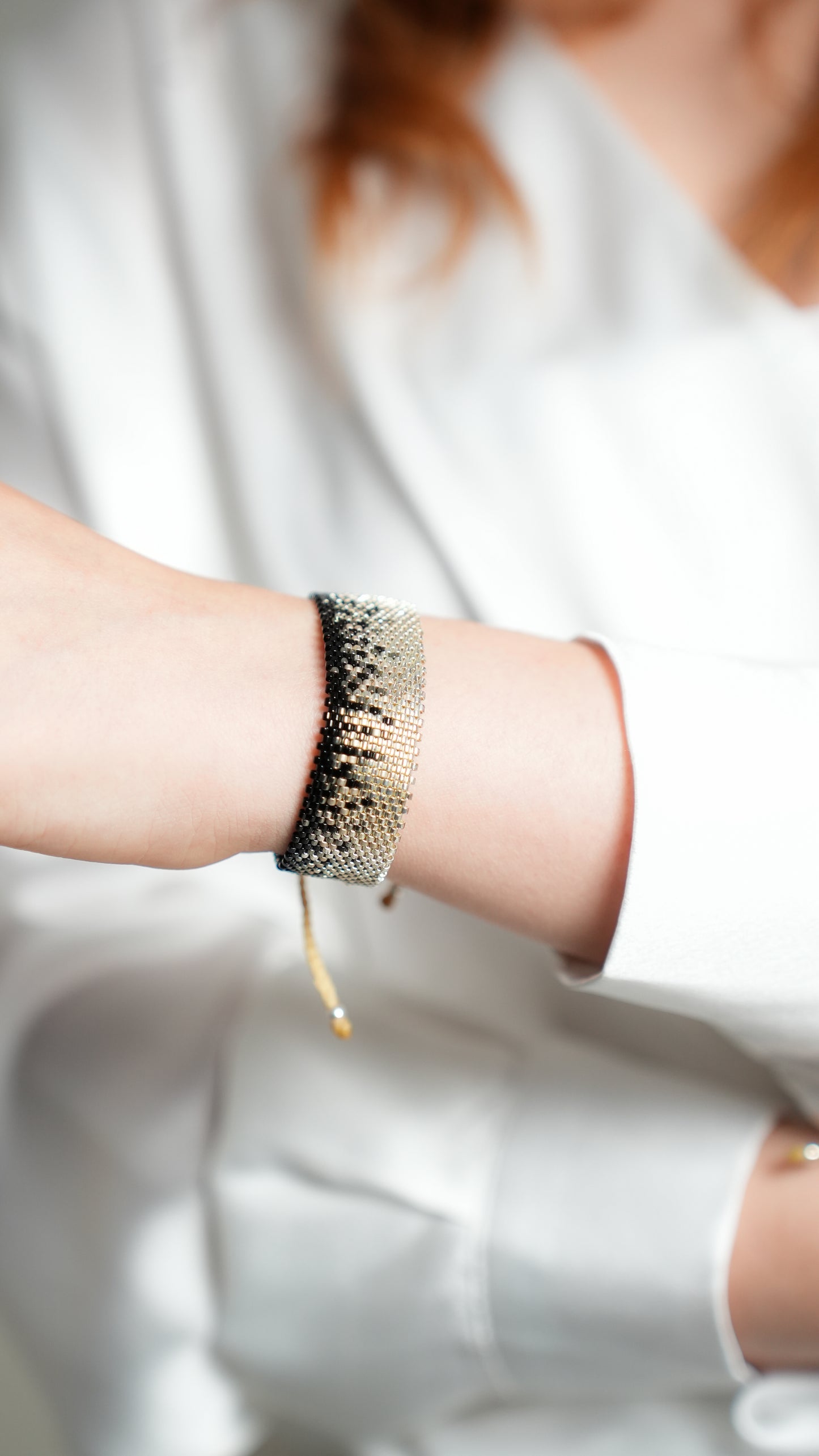 Pulsera Miyuki grande plata negro metalico