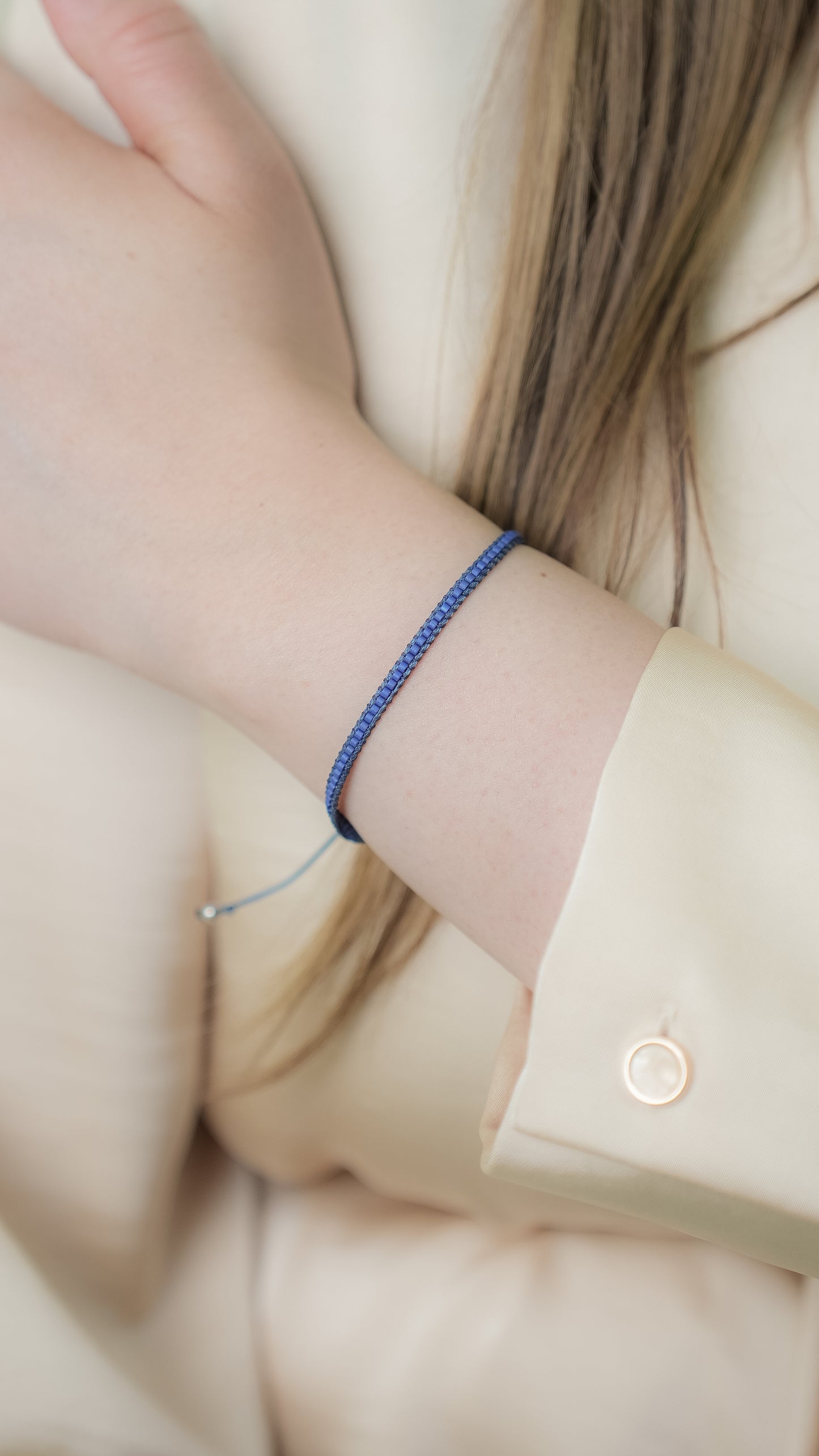 Pulsera Miyuki linea sencilla azul rey