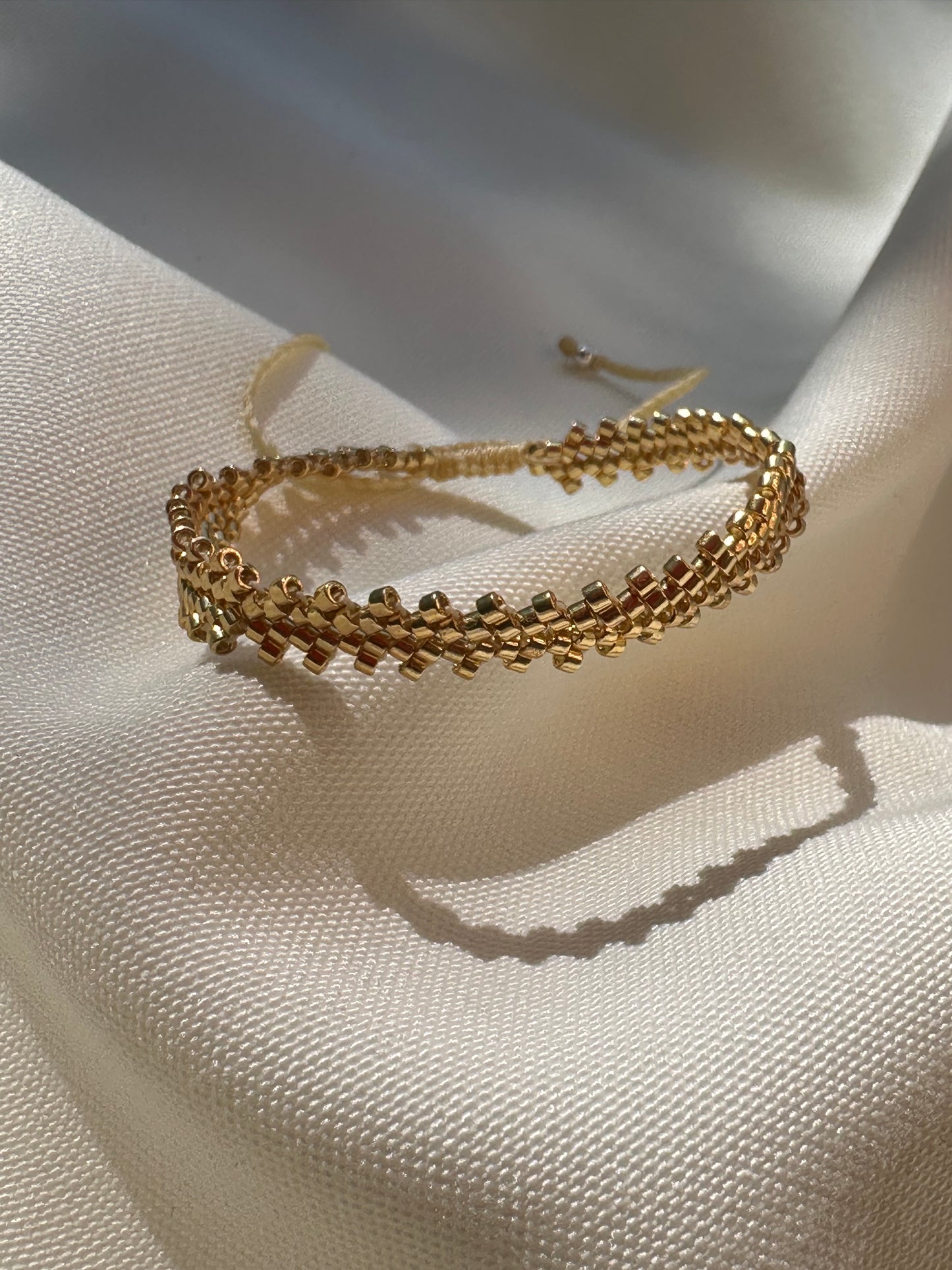 Pulsera Miyuki TRENZA Dorada