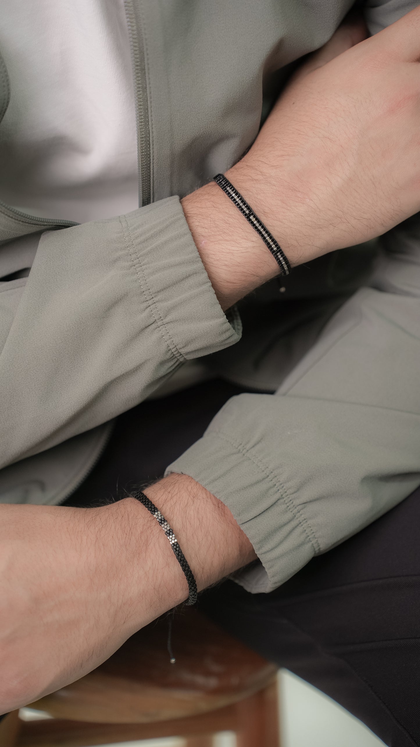 Pulsera Miyuki Caballero Negro gris plata