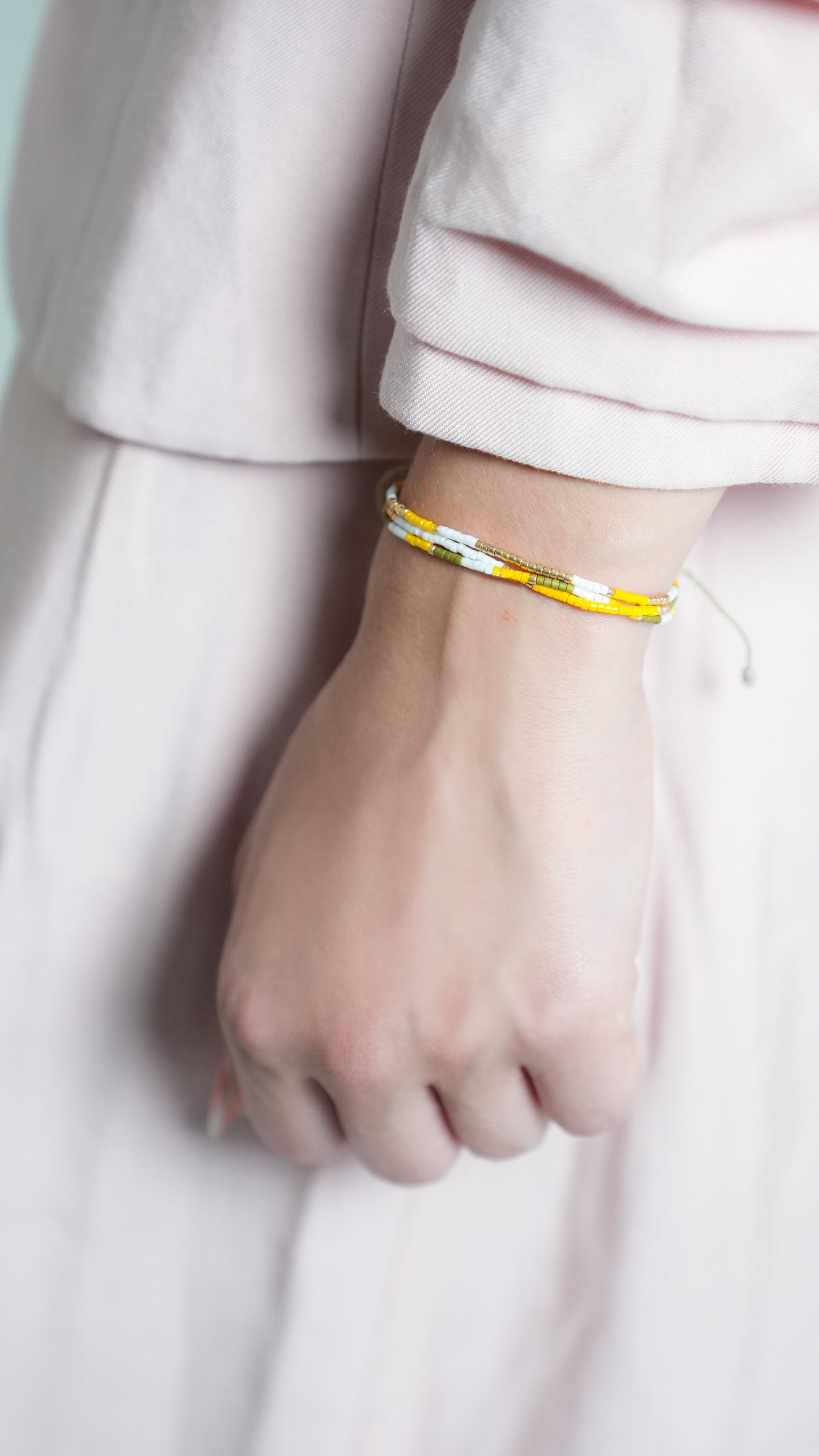 Pulsera Miyuki CLEOPATRA amarillo oro militar blanco