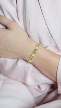 Pulsera Miyuki chica cuadros  orilla en dorado