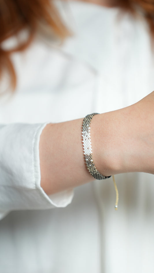 Pulsera miyuki chica combinacion grises con blanco
