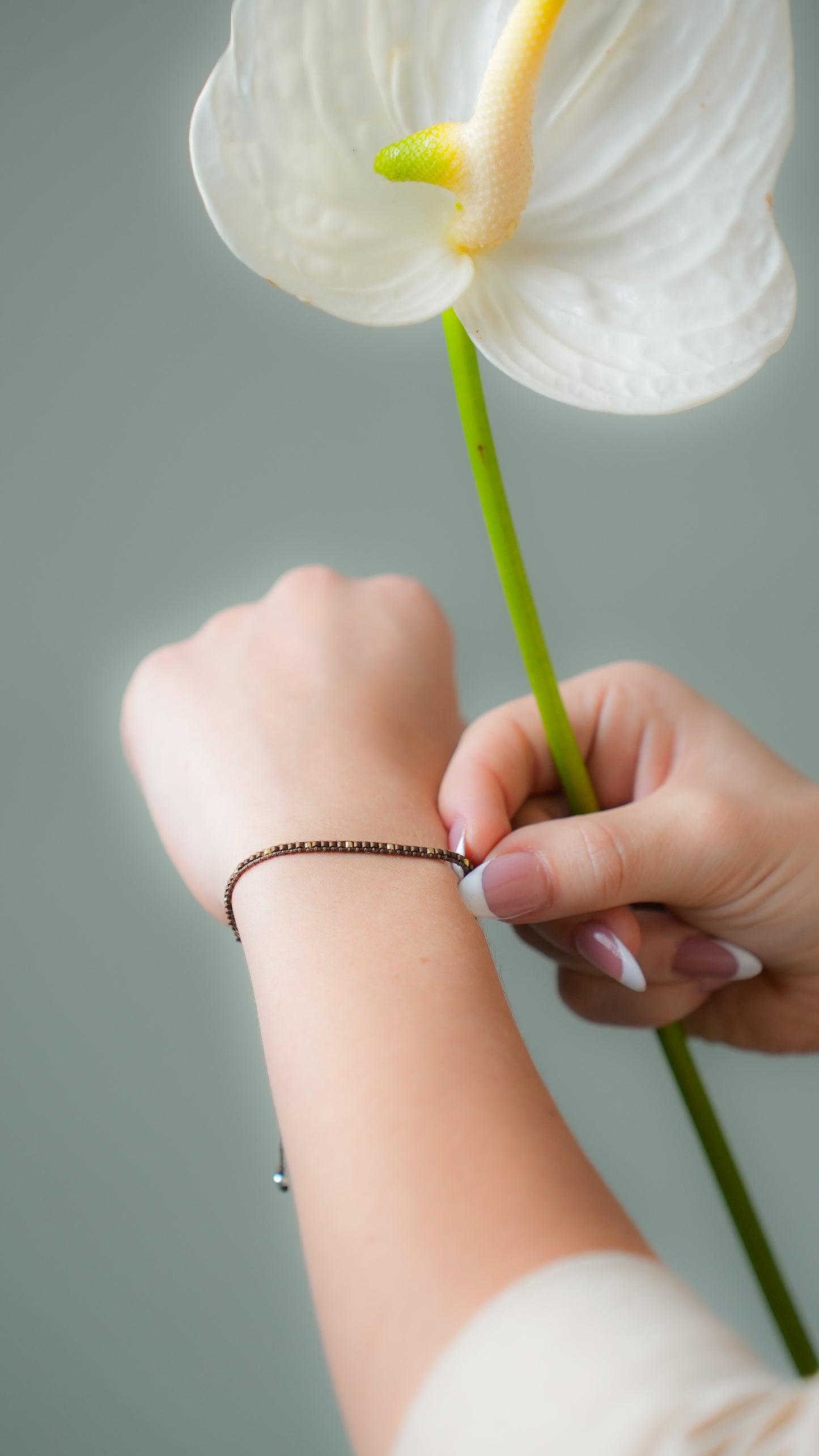 Pulsera Miyuki sencilla café oro