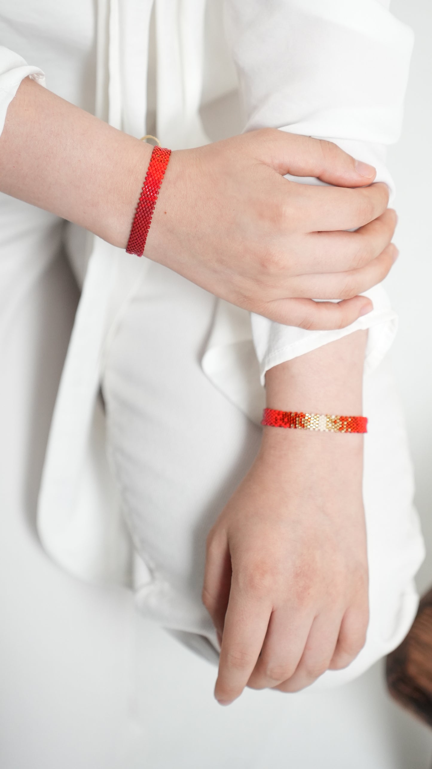Pulsera Miyuki chica roja mix