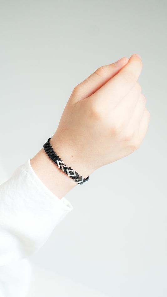 Pulsera Miyuki chica rombo negro blanco