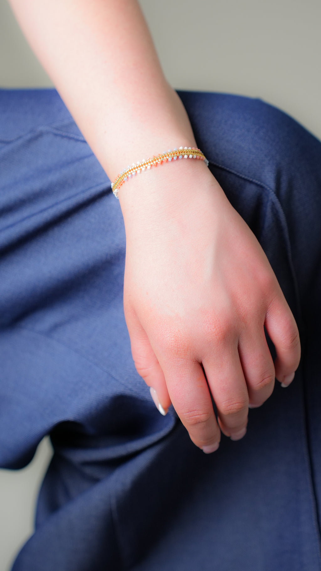 Pulsera Miyuki TRENZA azul blanco coral