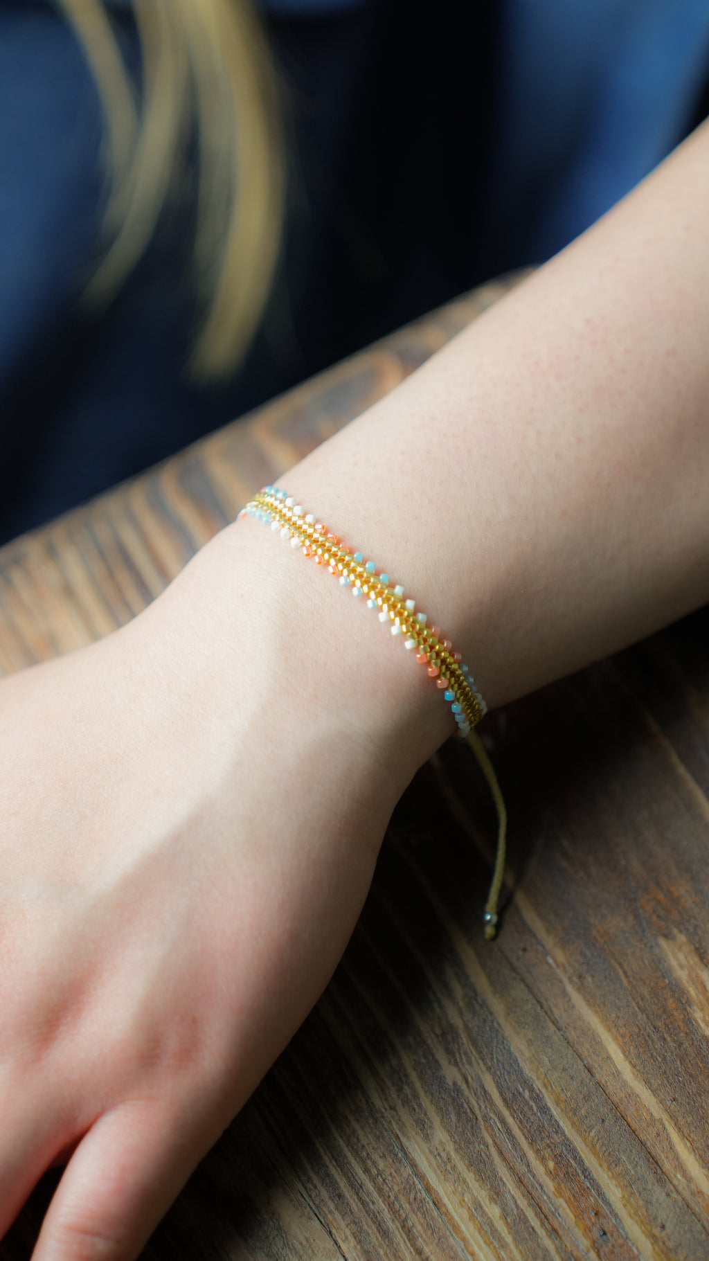 Pulsera Miyuki TRENZA azul blanco coral