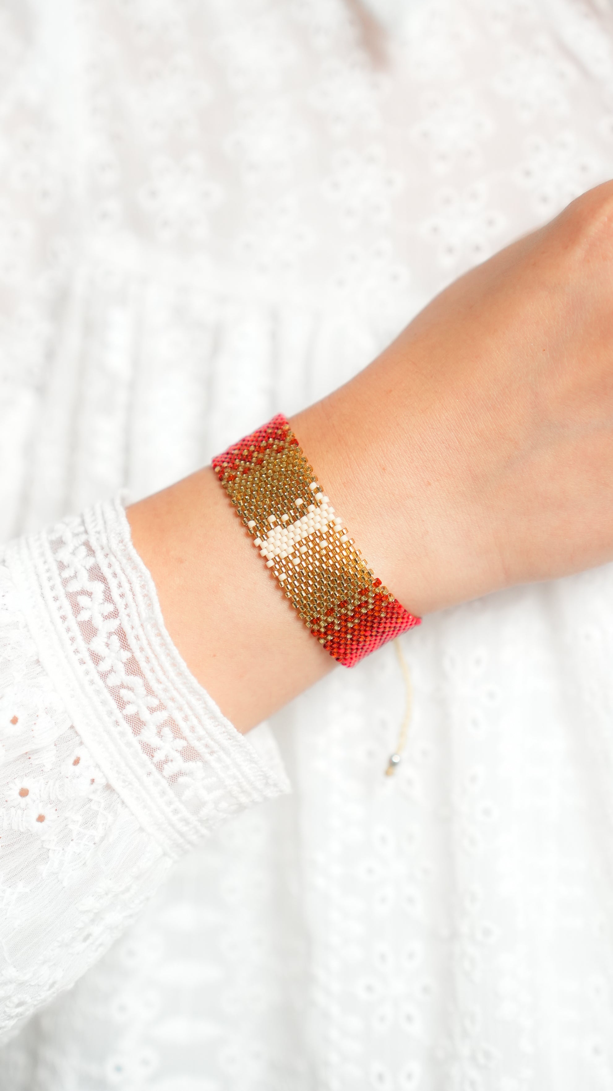 Pulsera Miyuki grande rojo naranja centro beige