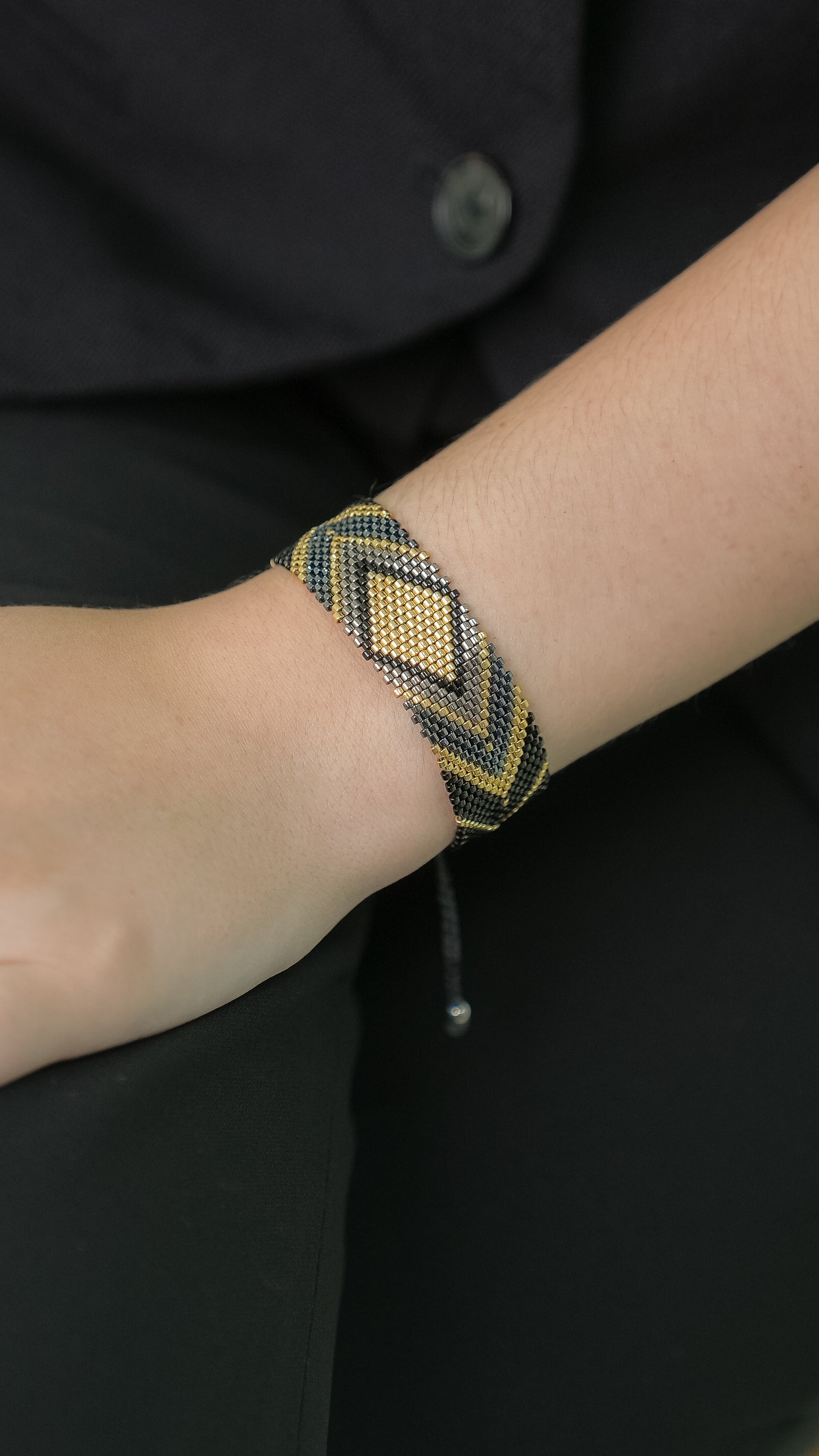 Pulsera Miyuki grande Rombo negro dorado