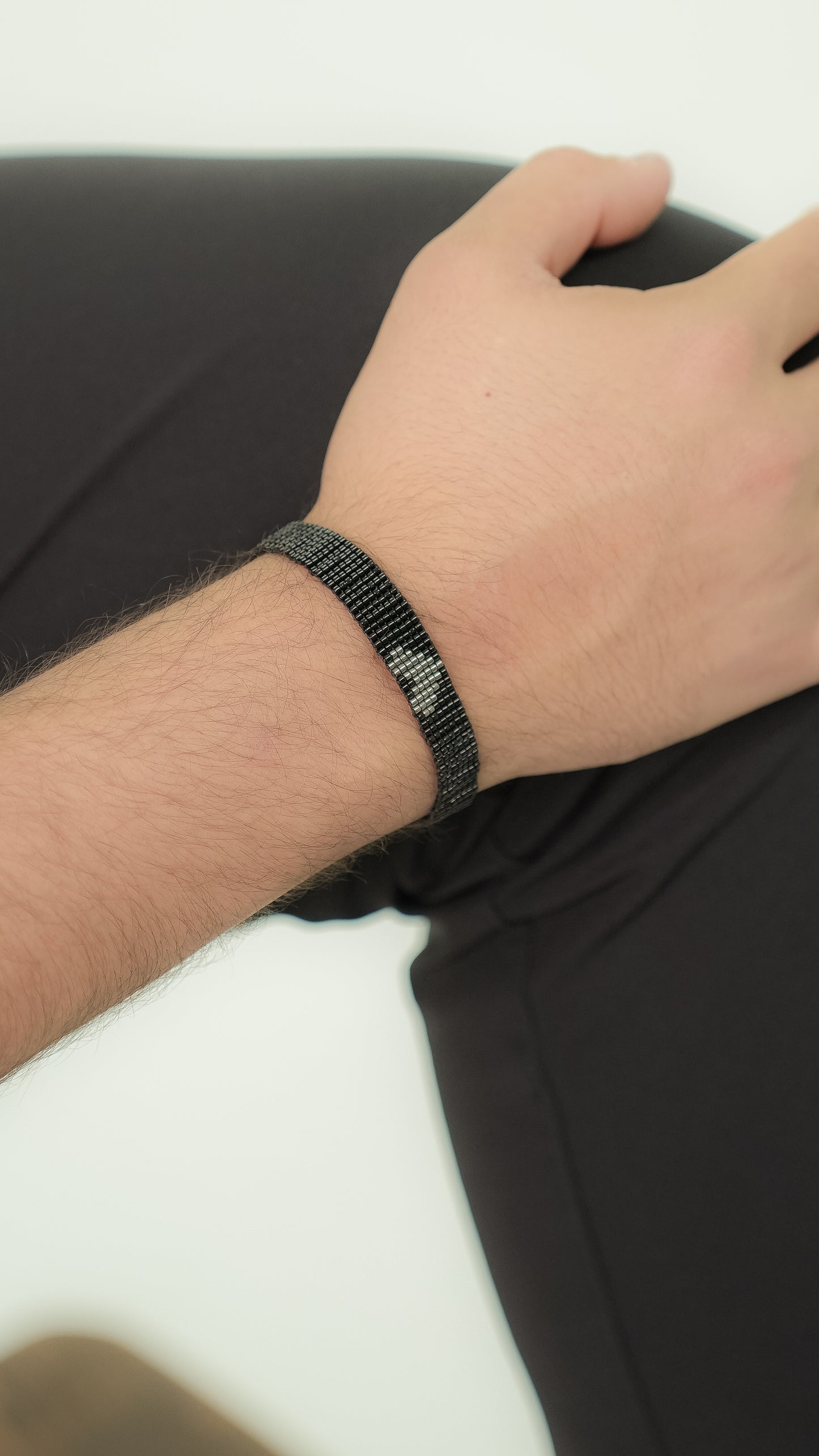 Brazalete Miyuki negro CORAZÓN oxford