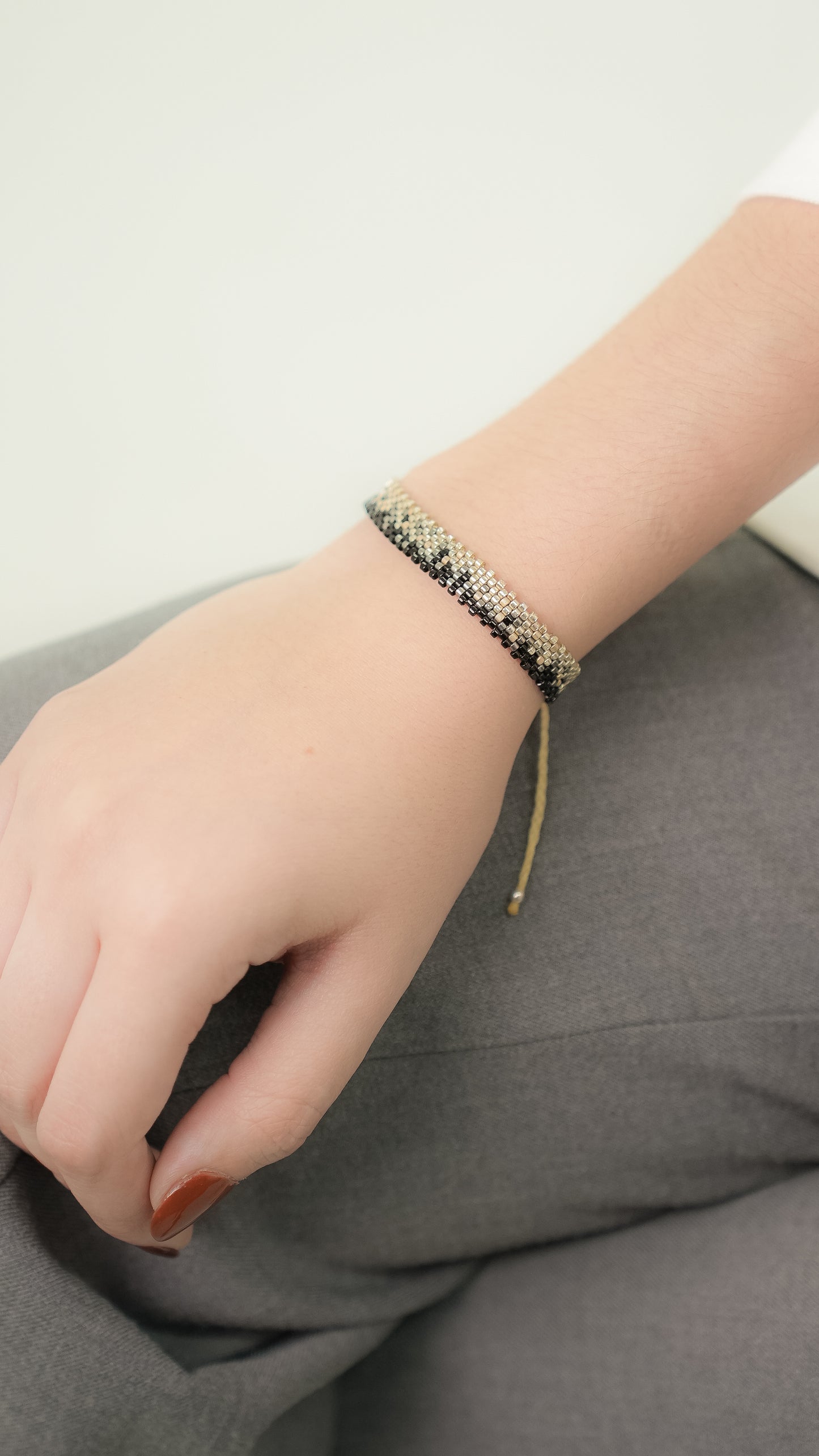 Pulsera miyuki chica plata negro oxford