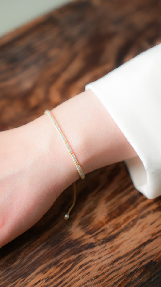 Pulsera Miyuki sencilla gris azulado oro