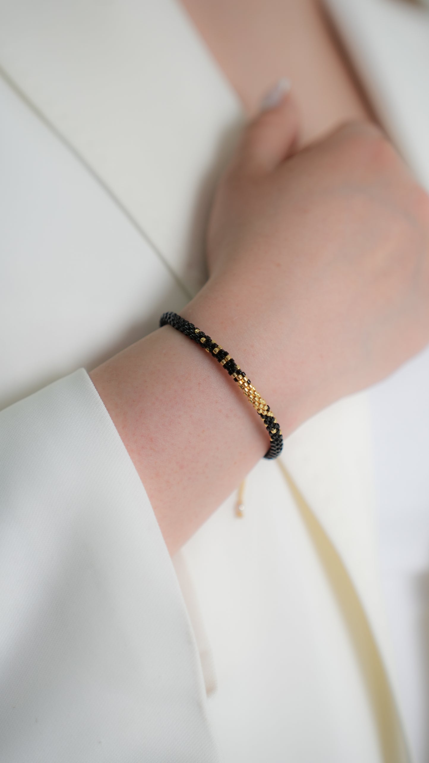 Pulsera Miyuki redondas negro
