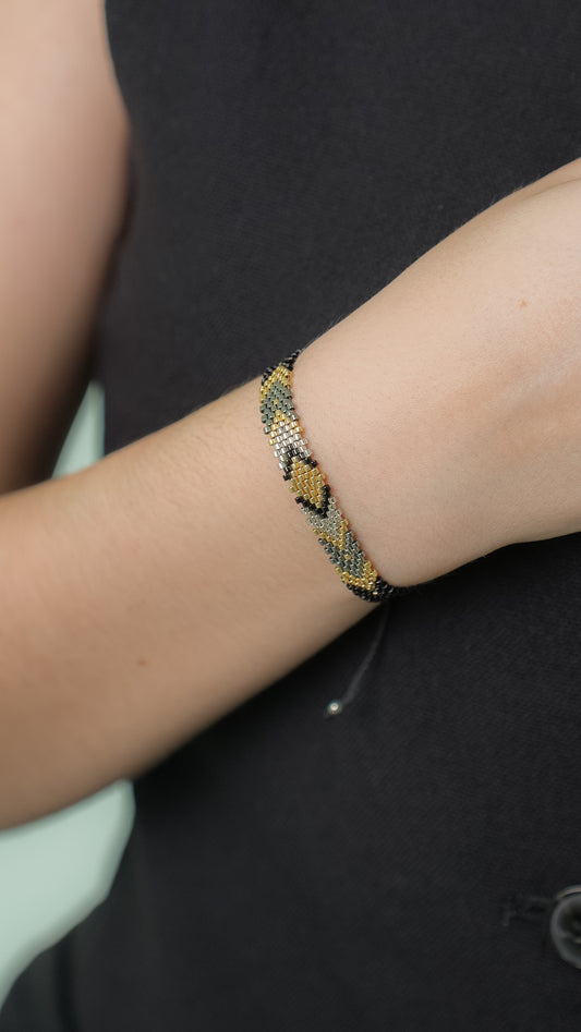 Pulsera Miyuki chica rombo negro dorado