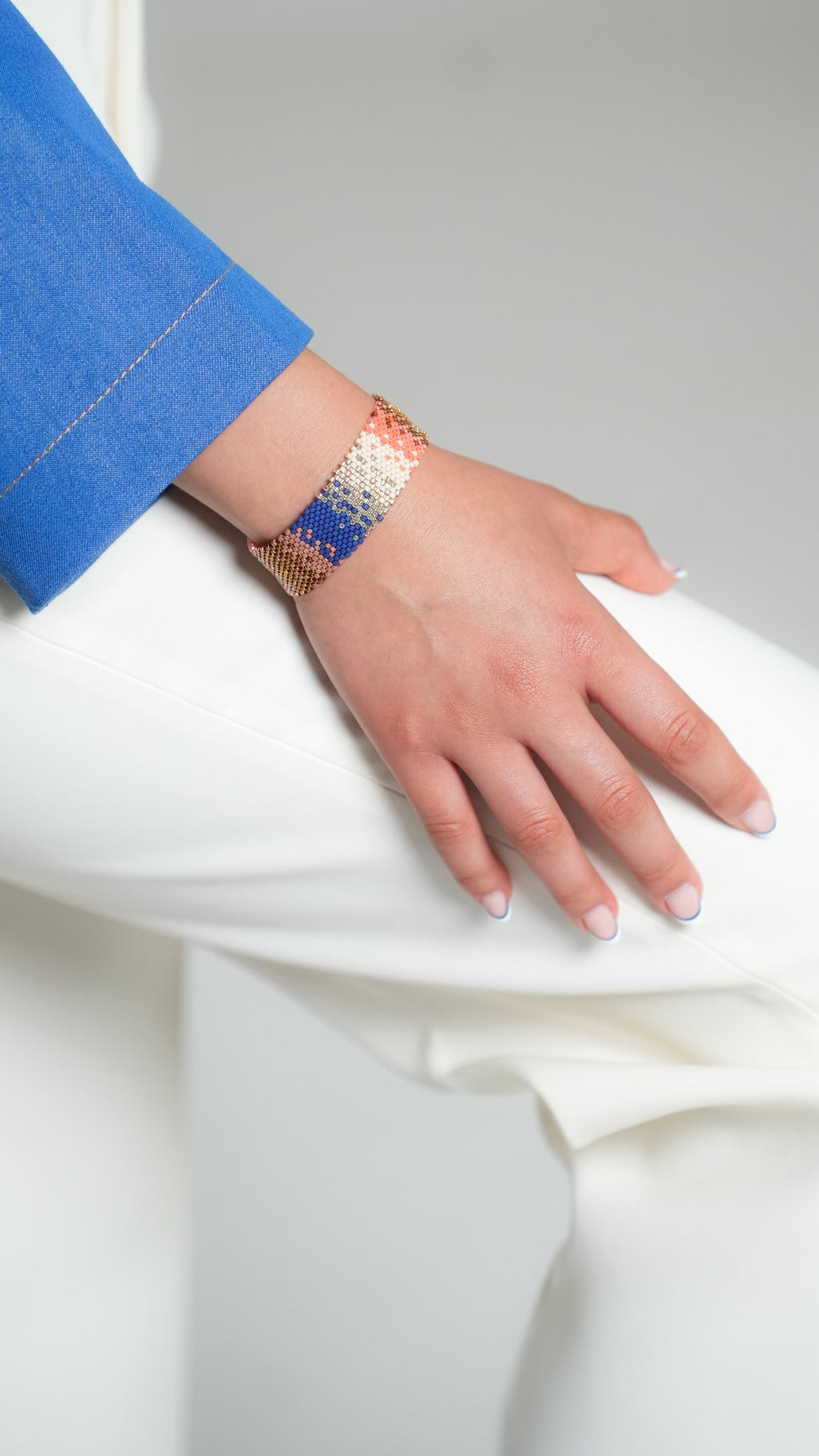 Pulsera Miyuki grande combinacion rosa azul ocre beige