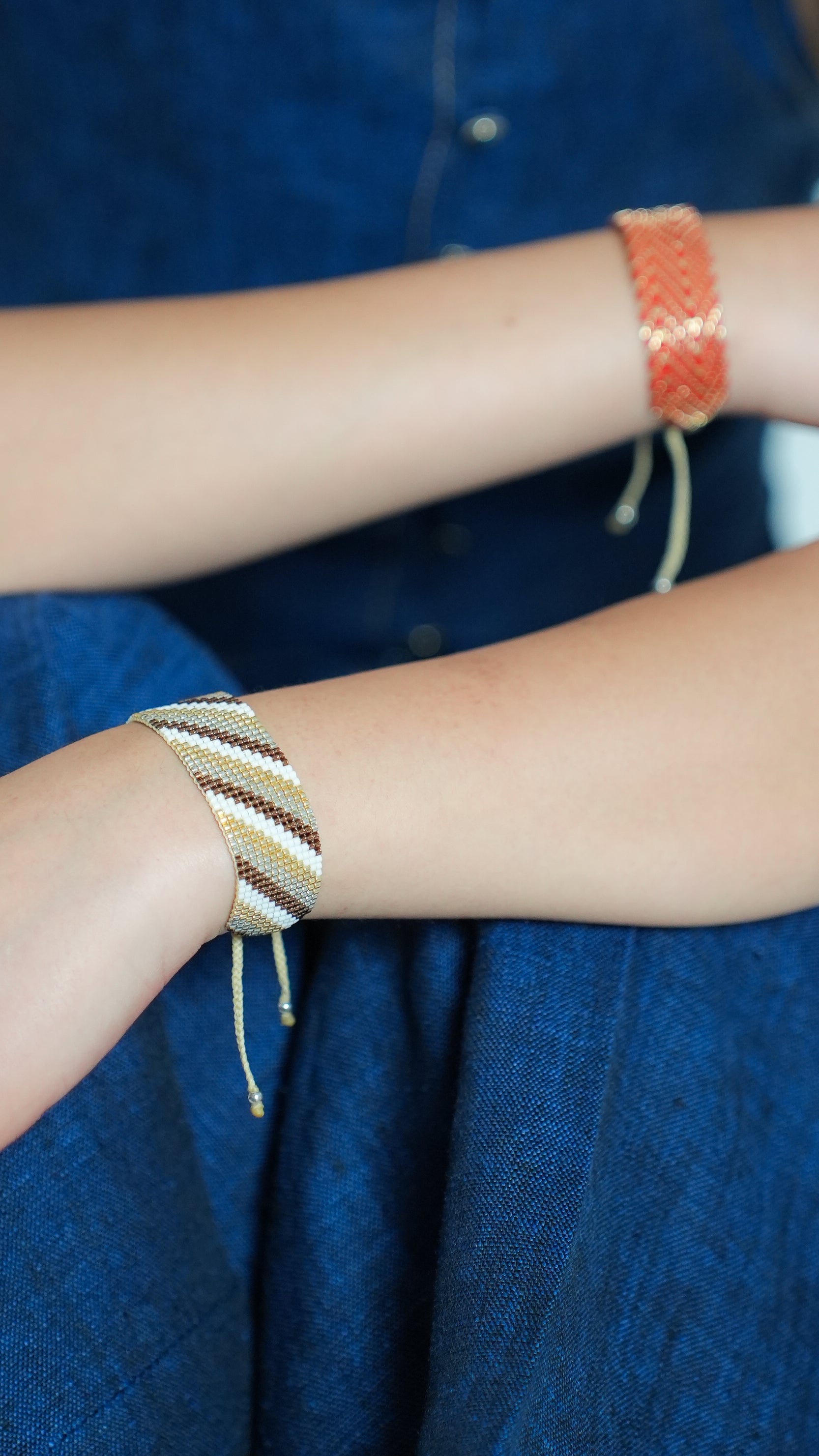 Pulsera Miyuki grande diagonales ocre plata blanco oro