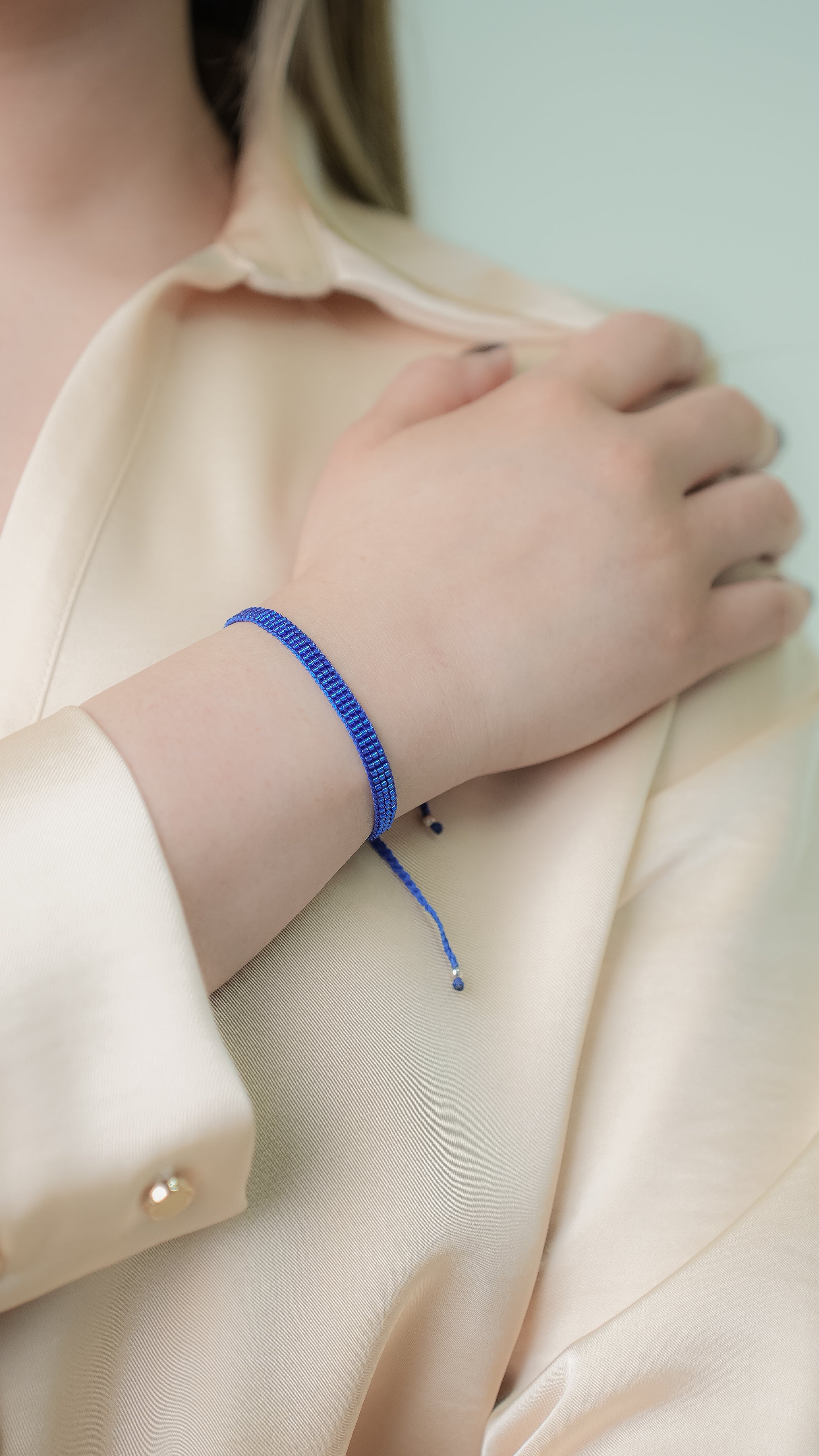 Pulsera Miyuki 3 lineas azul rey brillante