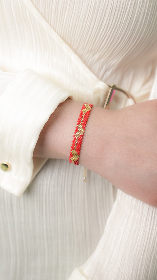 Pulsera Miyuki chica rojo corazones oro