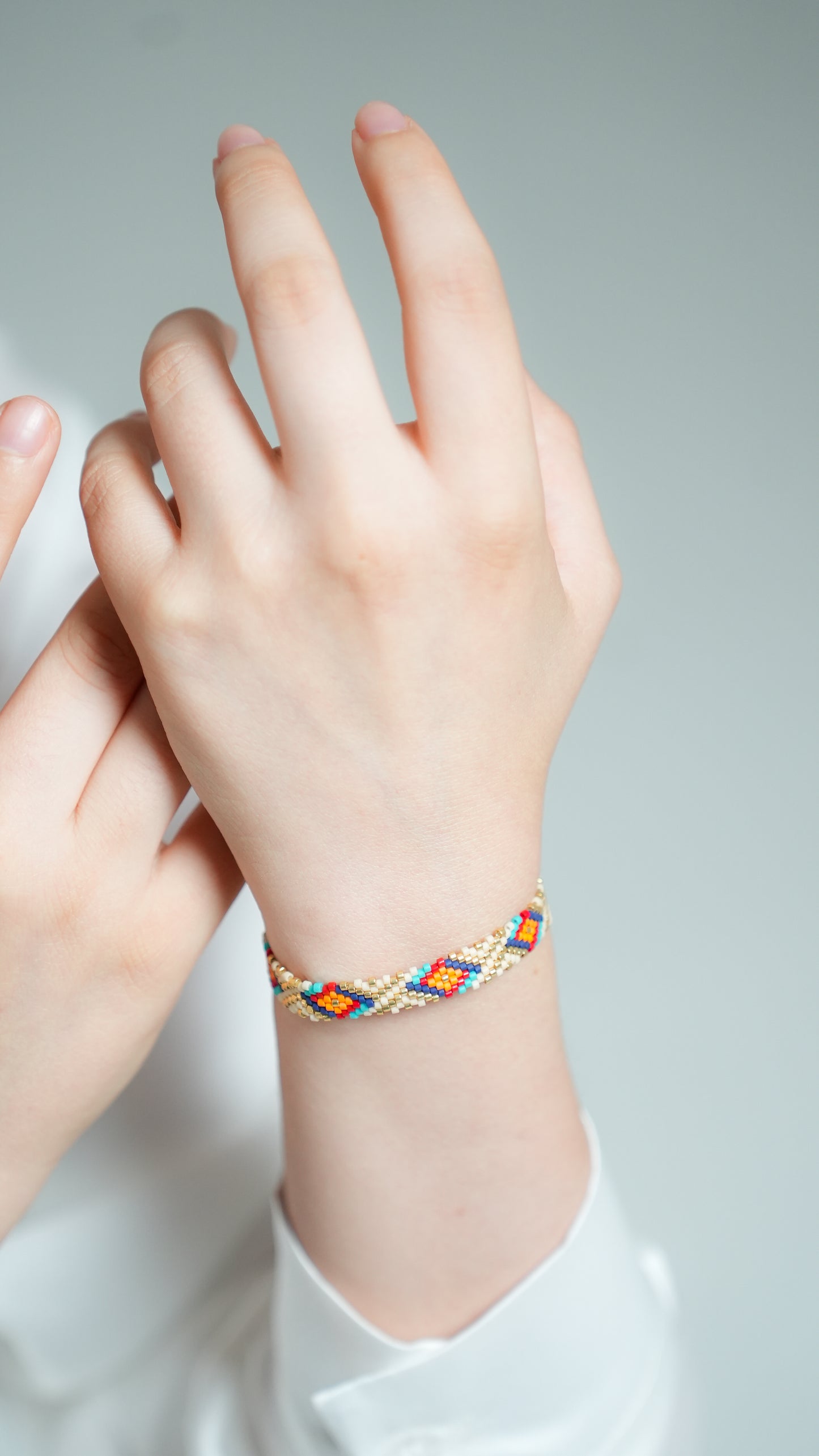 Pulsera Miyuki chica rombo colores lineas beige dorado