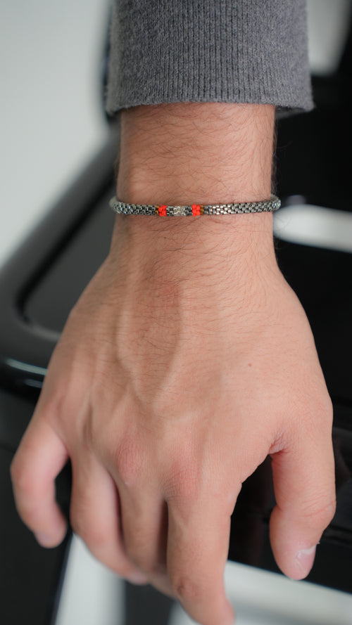 Pulsera Miyuki Caballero redonda oxford centro rojo, plata