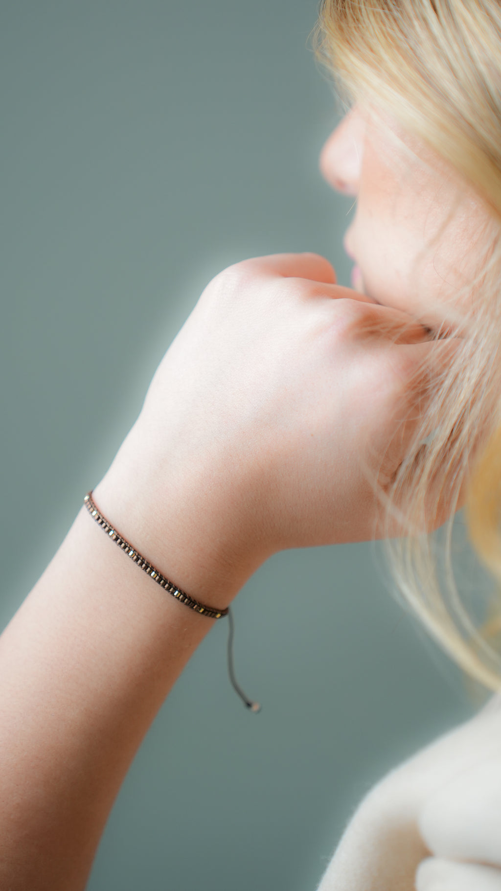 Pulsera Miyuki LINEA SENCILLA café oro