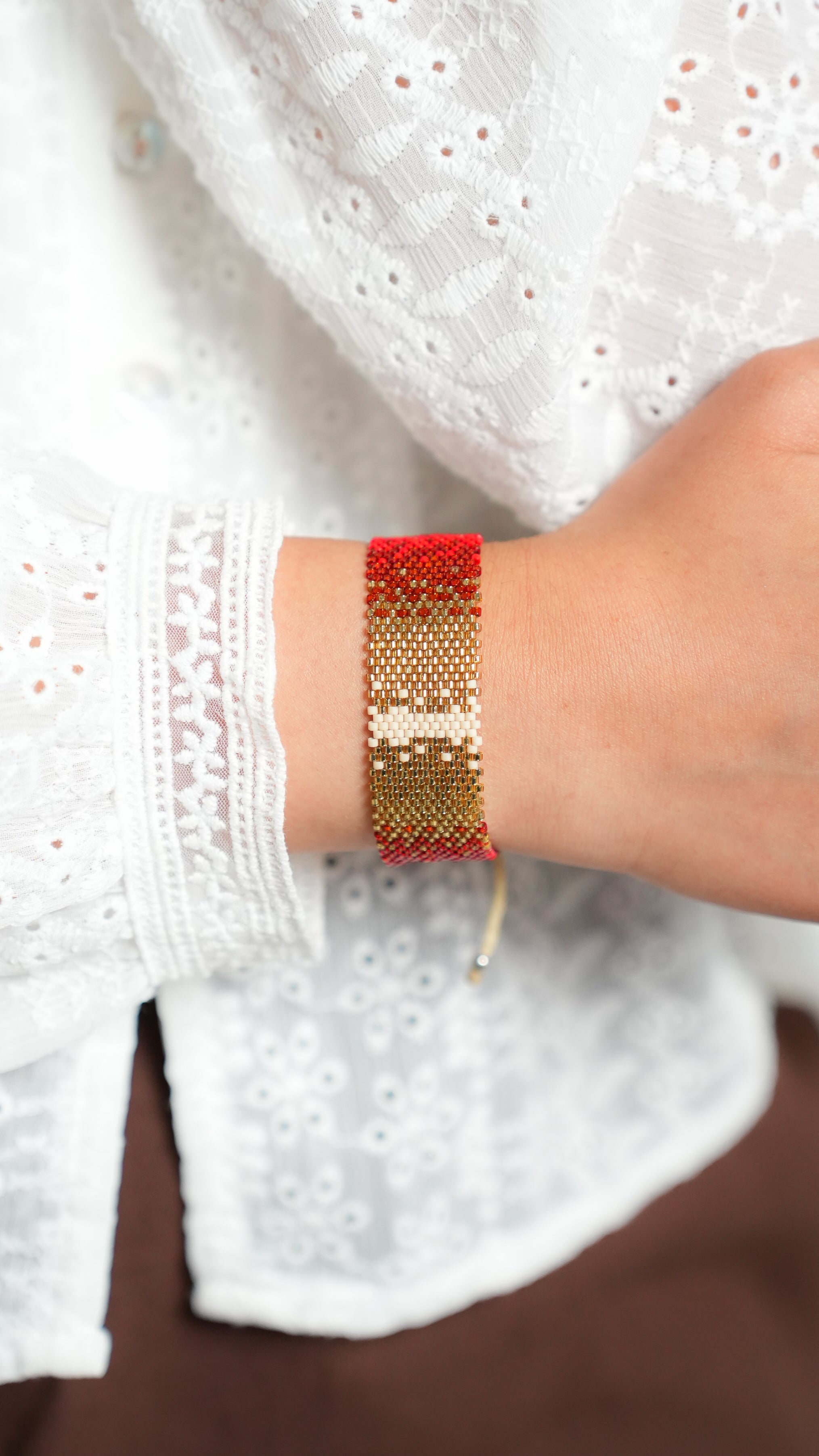 Pulsera Miyuki grande rojo naranja centro beige