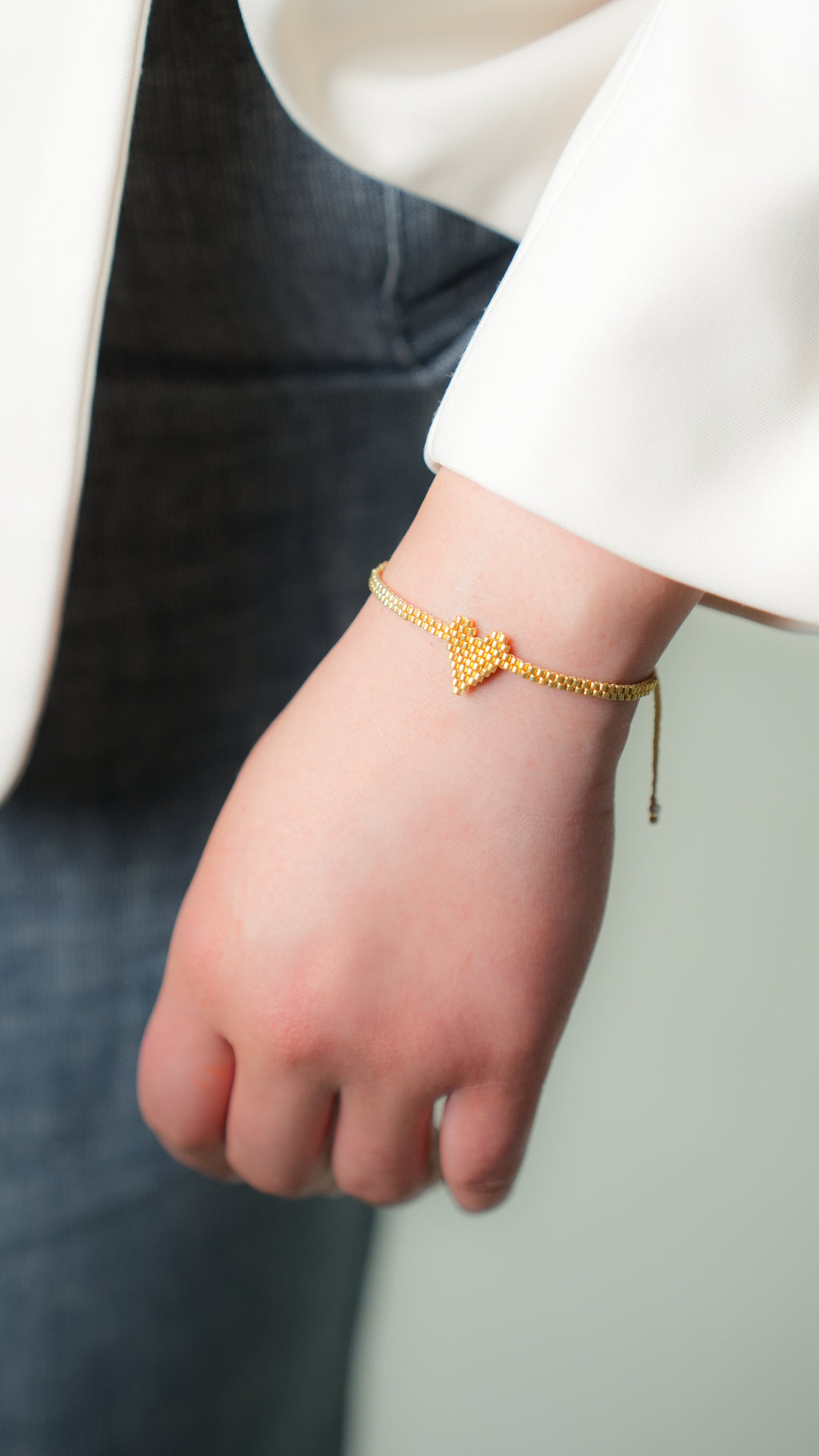 Pulsera Miyuki corazón dorado