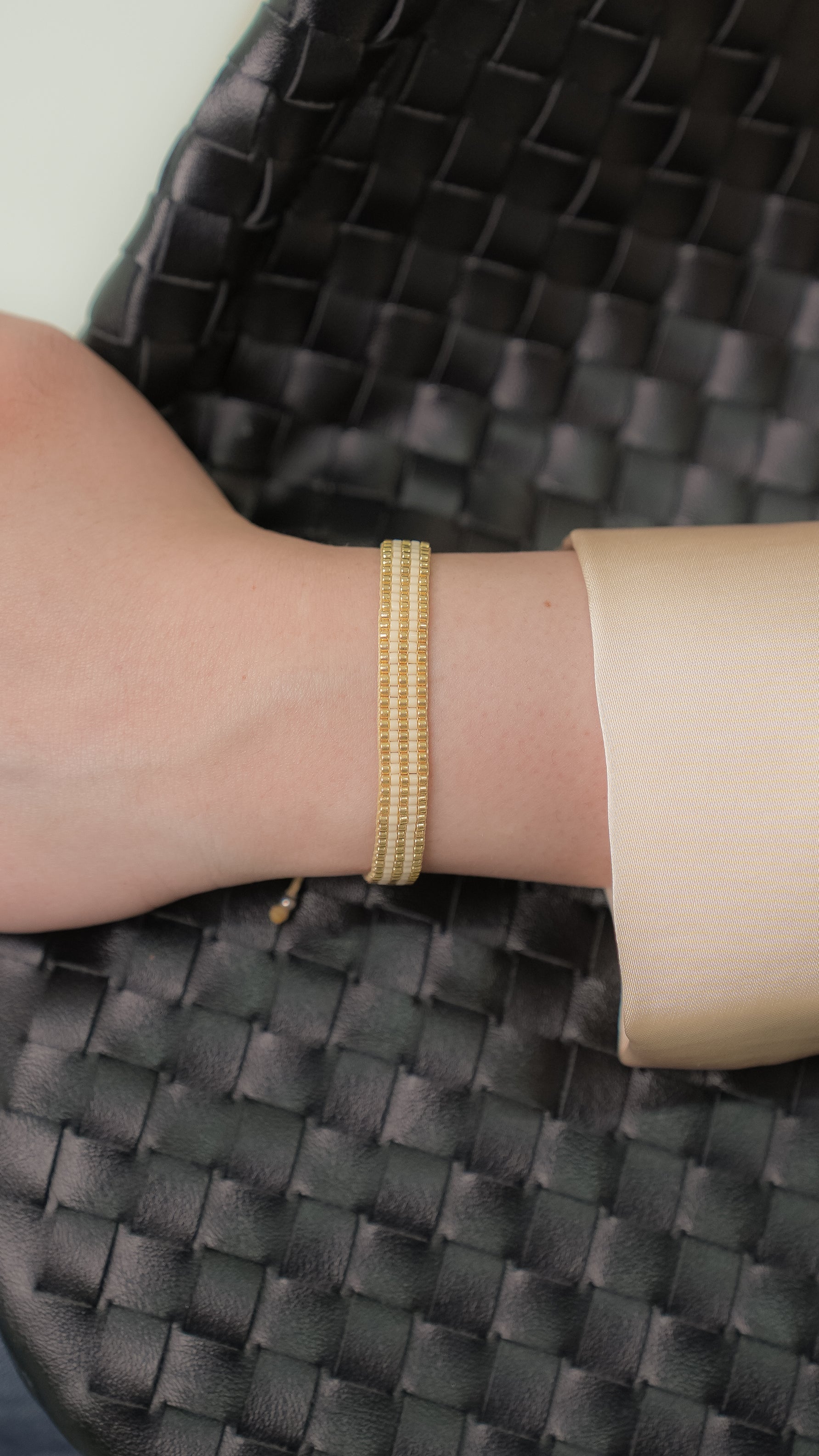 Pulsera Miyuki chica Líneas horizontal nude dorado