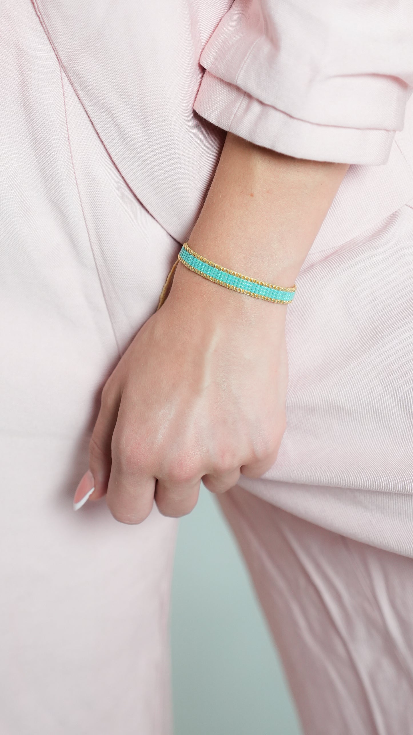 Pulsera MIYUKI chica verde aqua orilla oro