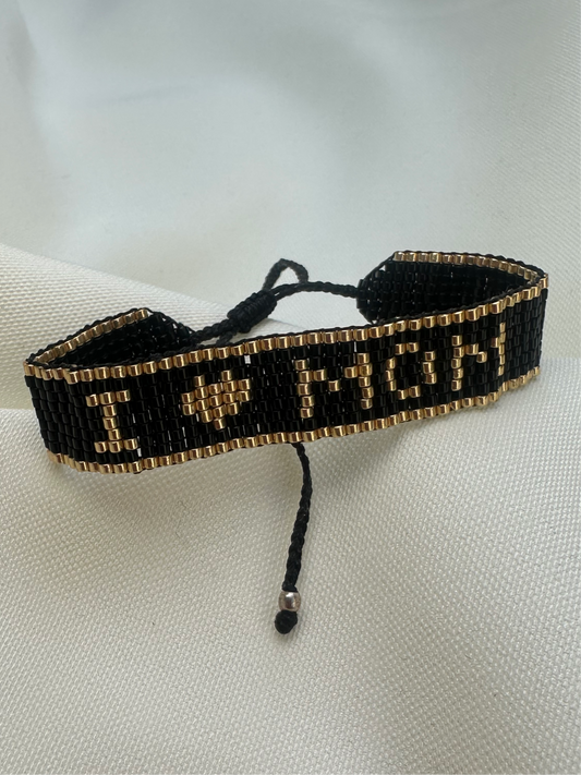 Brazalete I LOVE MOM negra con dorado