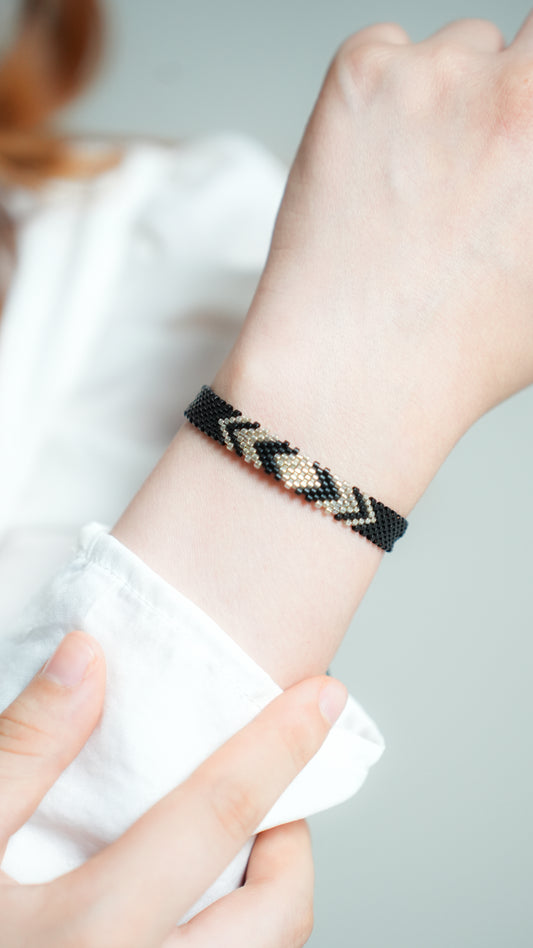 Pulsera Miyuki chica negro rombo plata