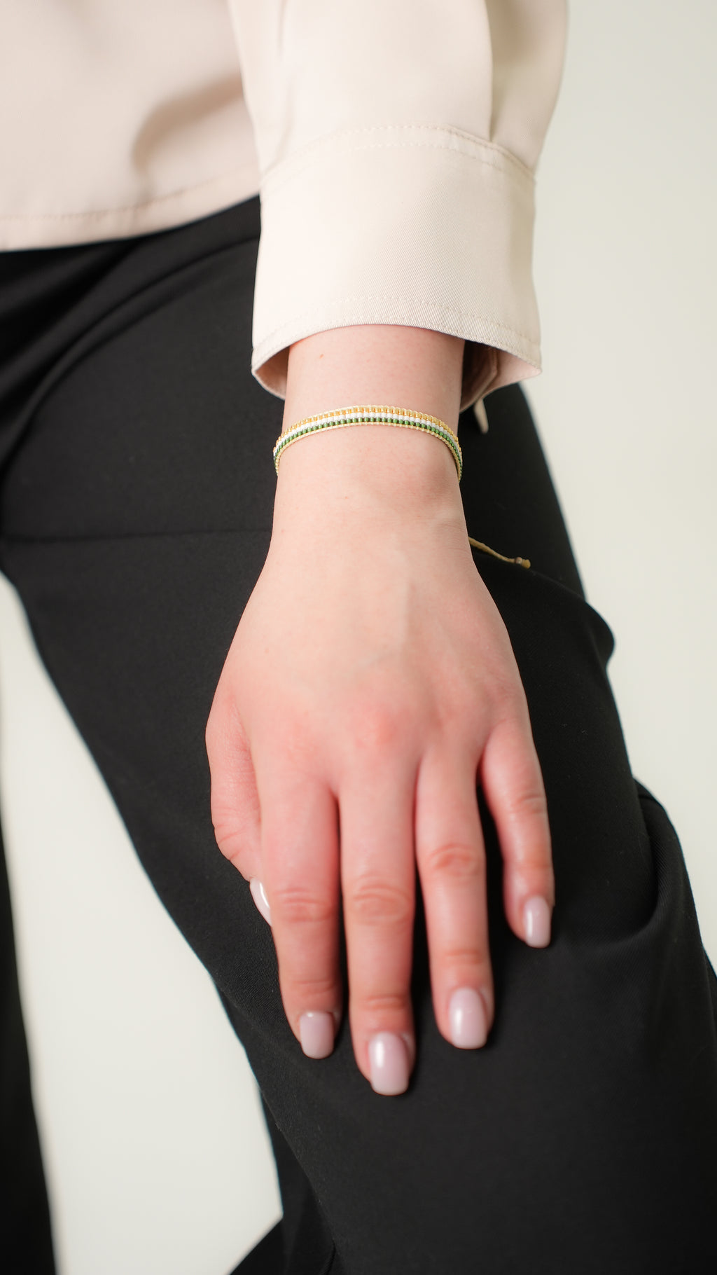 Pulsera Miyuki 3 líneas ORO BLANCO VERDE
