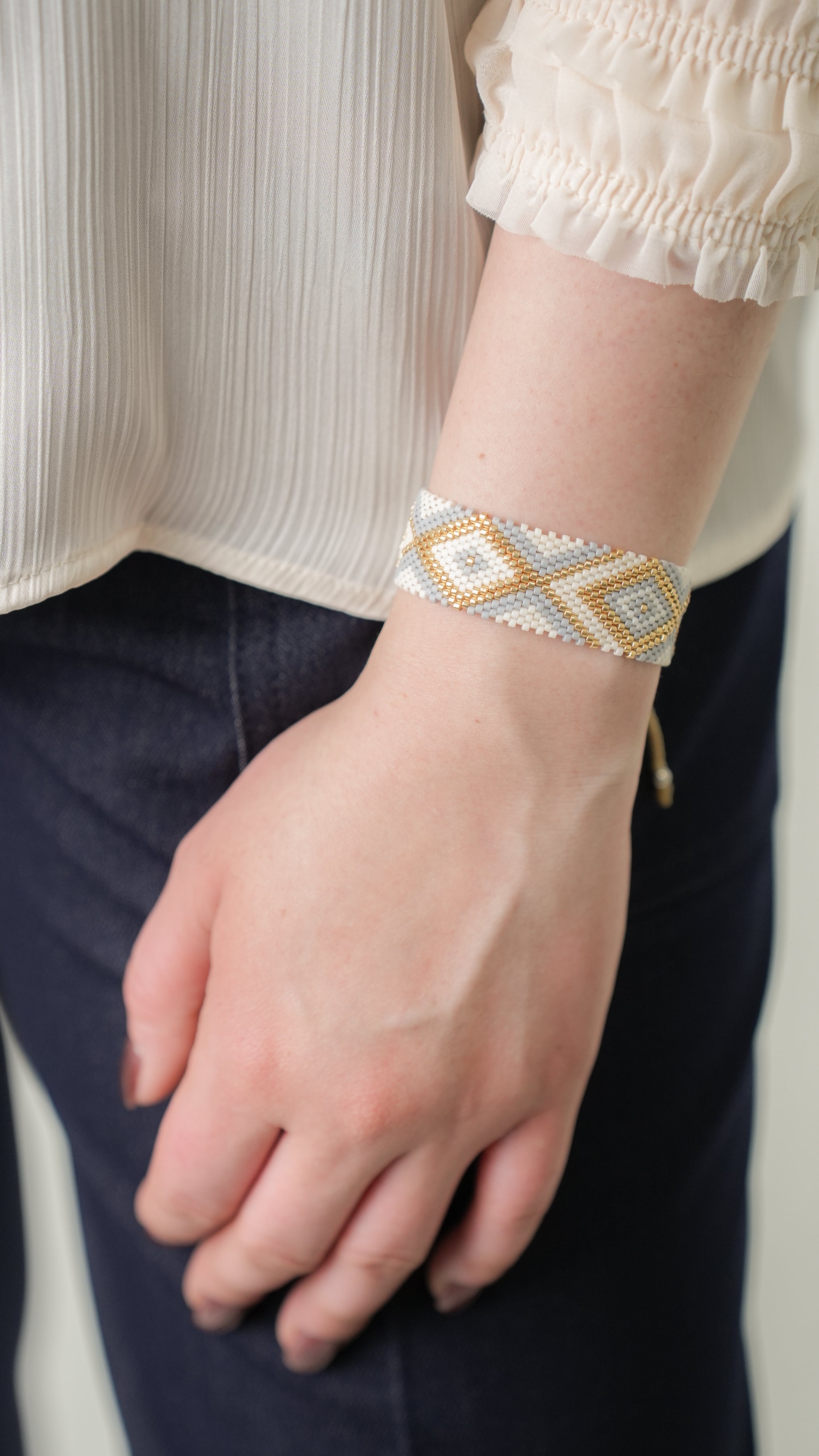 Pulsera Miyuki grande rombos azul claro beige oro