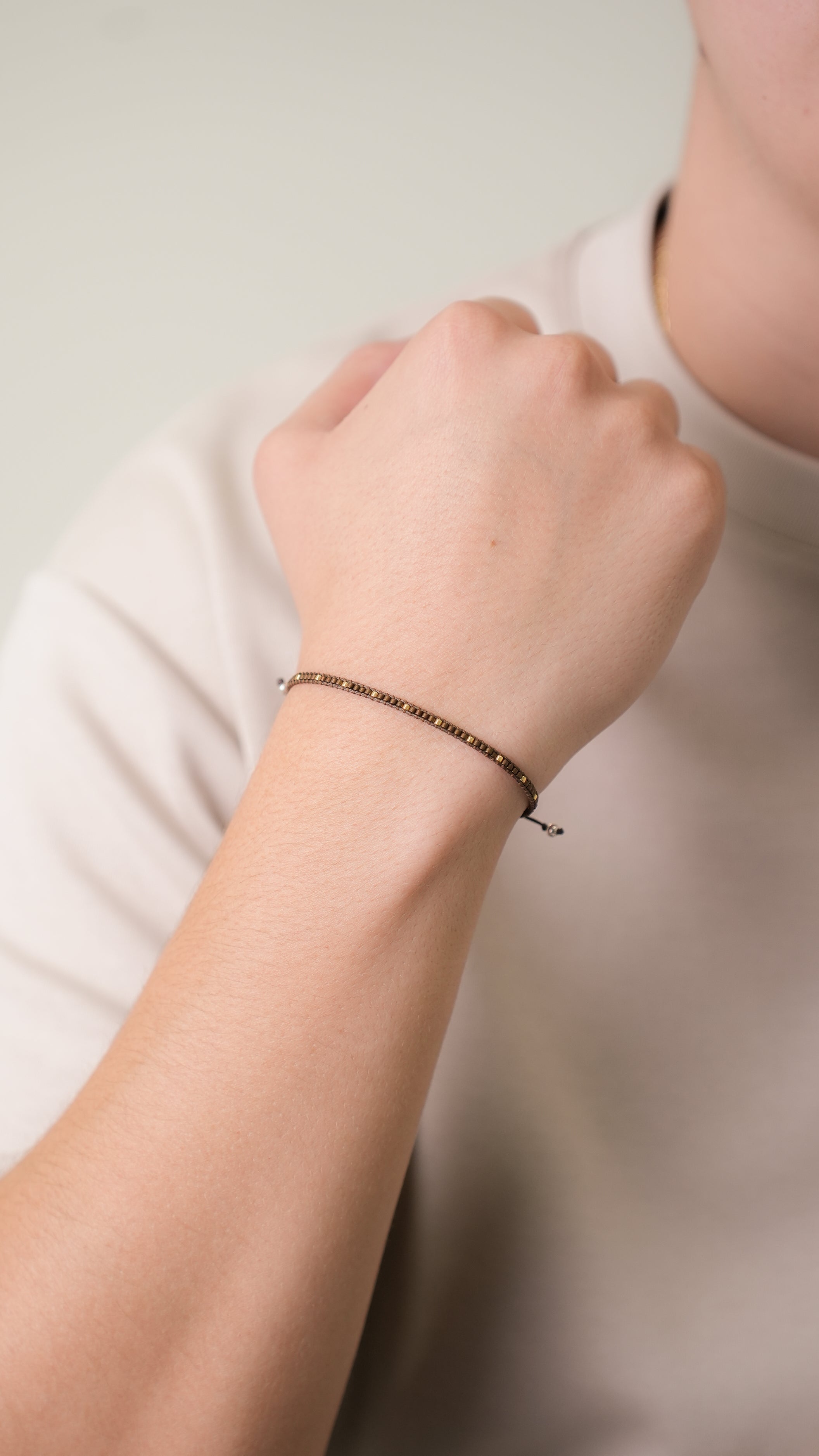 Pulsera Miyuki LINEA SENCILLA café oro