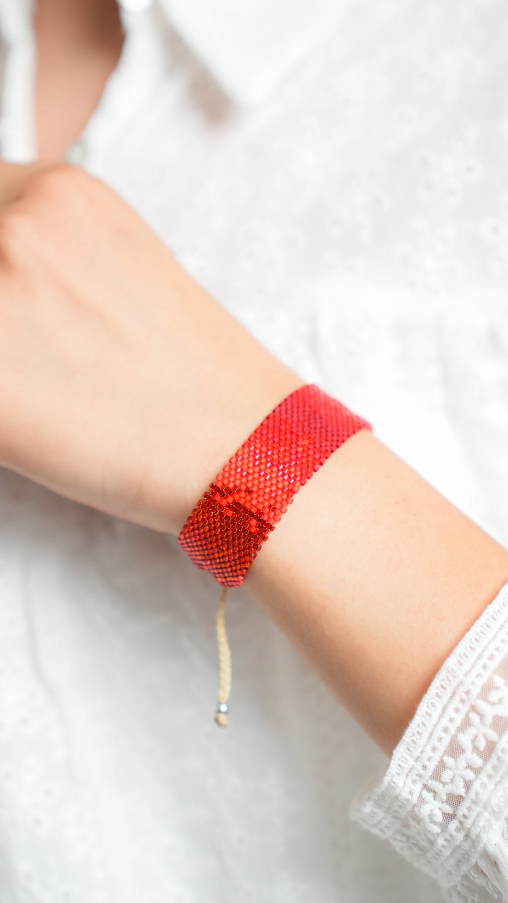 Pulsera Miyuki grande explosión de rojos