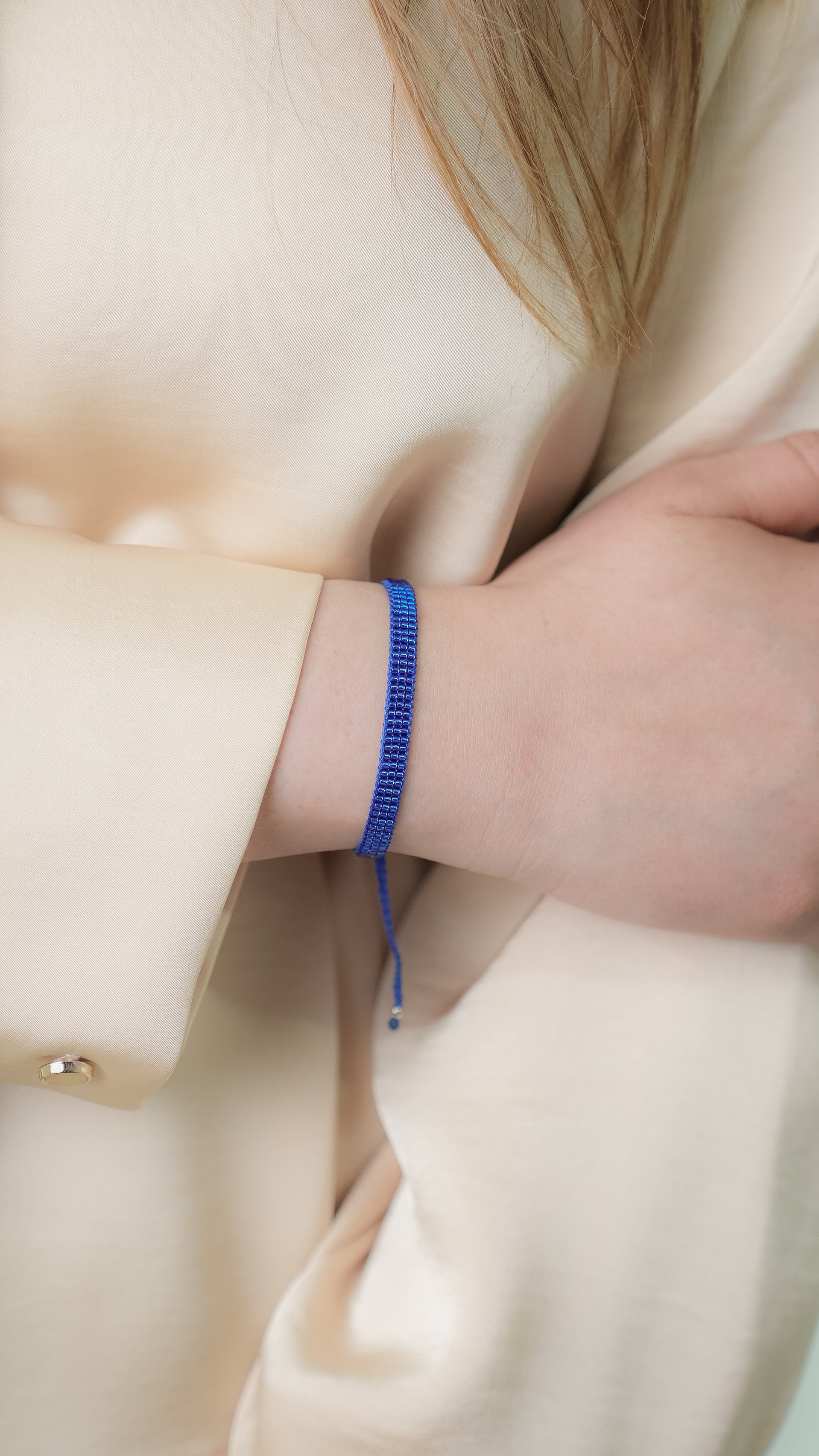 Pulsera Miyuki 3 lineas azul rey brillante