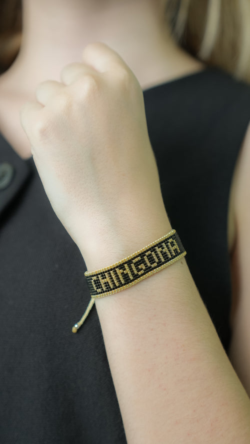 Brazalete CHINGONA negro y dorado