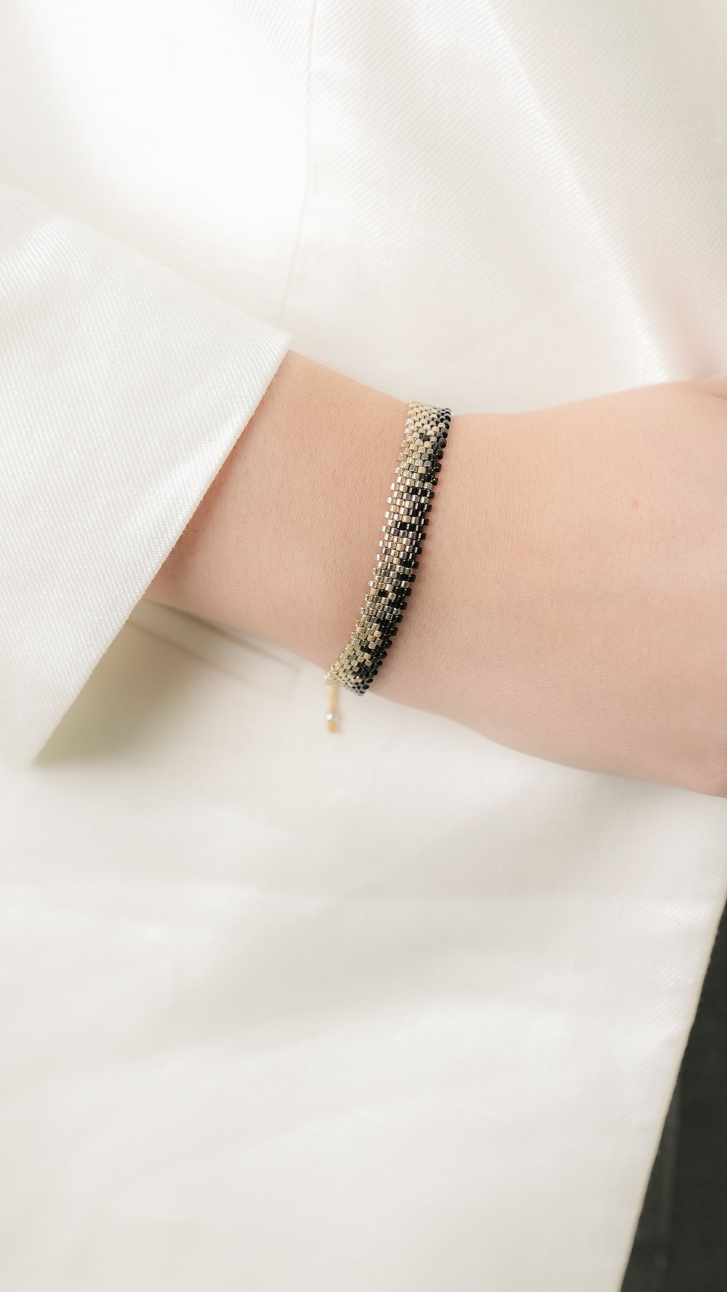 Pulsera miyuki chica plata negro oxford